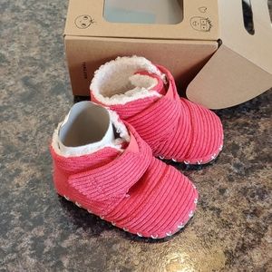 Nwt pink corduroy toms size 3 infant